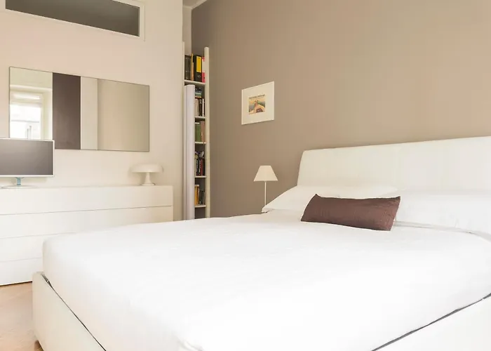 Apartment Cosmopolitan Home, 2 Bedrooms, 2 Bth, 5 Guests *