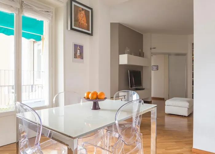 Cosmopolitan Home, 2 Bedrooms, 2 Bth, 5 Guests * Mailand
