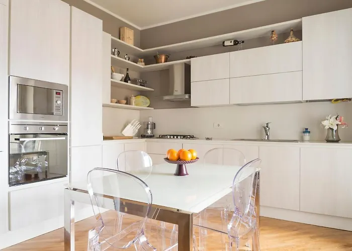 Cosmopolitan Home, 2 Bedrooms, 2 Bth, 5 Guests Mailand