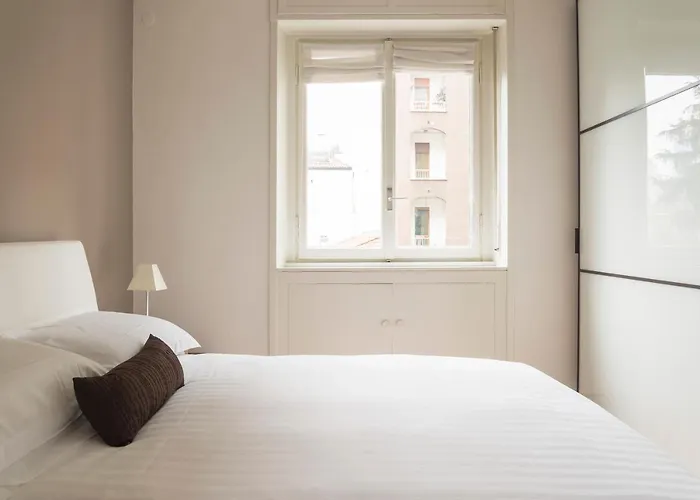Apartment Cosmopolitan Home, 2 Bedrooms, 2 Bth, 5 Guests Mailand